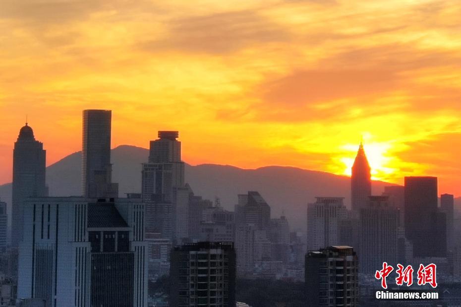 美国威斯康星州小镇发生枪击事件 致5死2伤