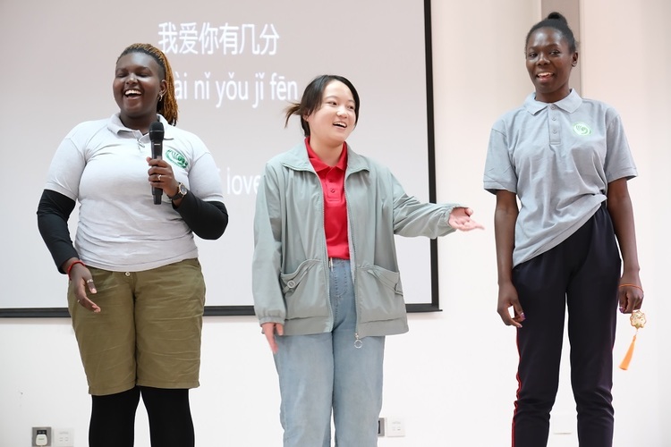 【新春走基層】內羅畢大學孔子學院中方教師：盛開在肯尼亞的中文之花