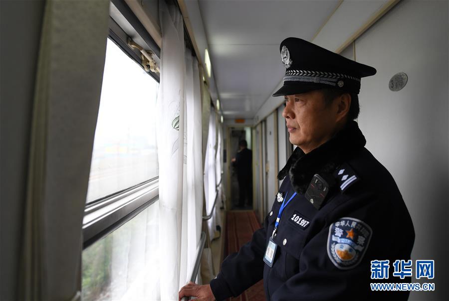 中越国际客运列车十年的平安守护