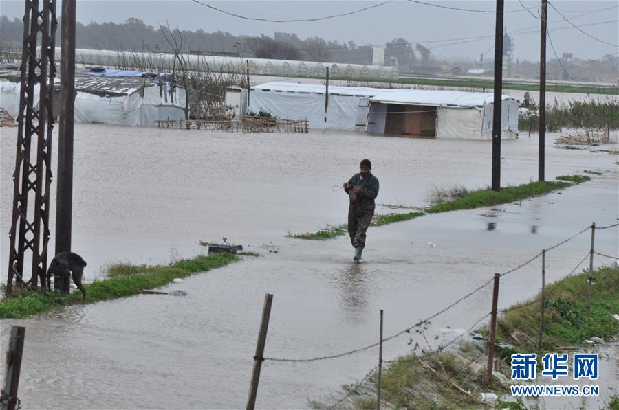 黎巴嫩遭遇极端天气 多处叙利亚难民营艰难度日