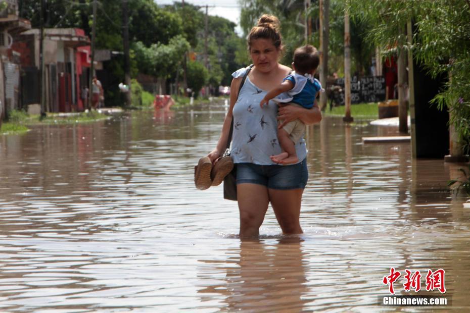 阿根廷中西部连续遭遇强降雨 造成4人死亡数千人被疏散
