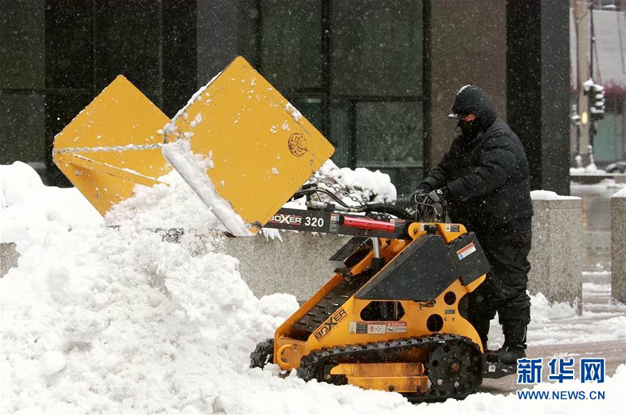 暴风雪袭击美国芝加哥地区