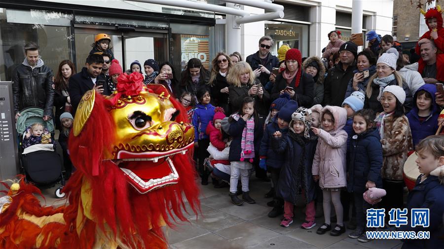 伦敦举行中国农历春节庆祝活动
