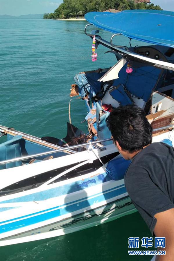 泰国普吉海域发生快艇撞船事故致11名中国游客受伤