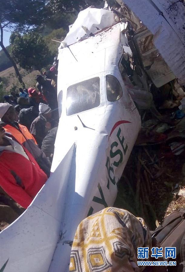 一架小型飞机在肯尼亚西北部坠毁5人丧生