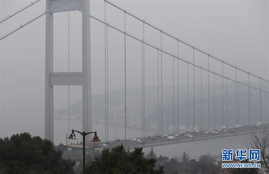 伊斯坦布尔遭遇大雾