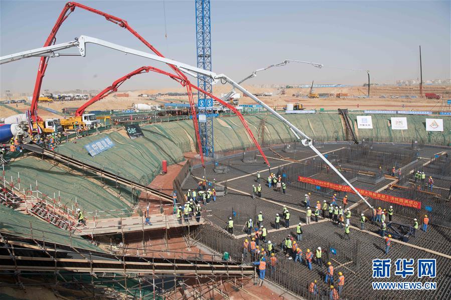 埃及总理见证中企承建新首都中央商务区项目开盘浇筑