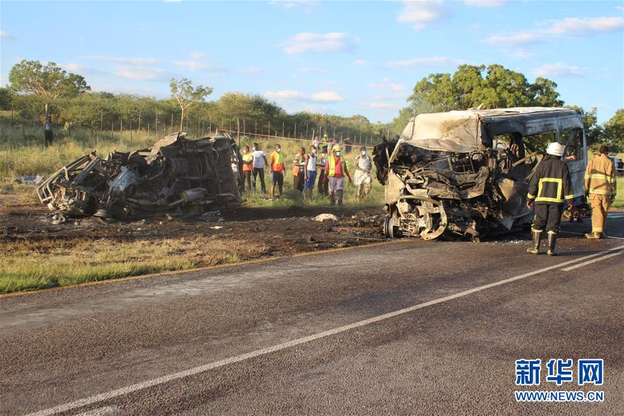 纳米比亚中北部发生一起车祸13人死亡