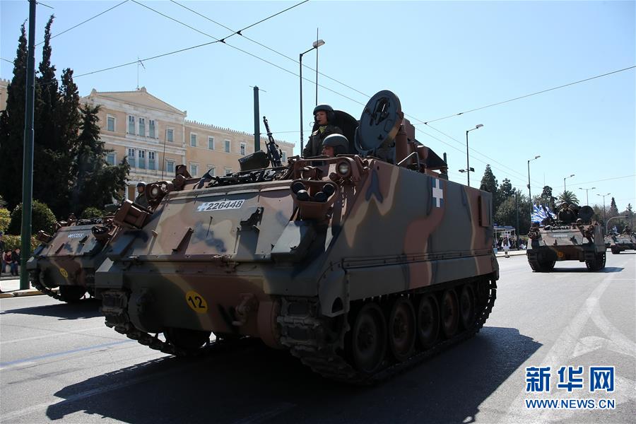 希腊举行阅兵 庆祝独立日