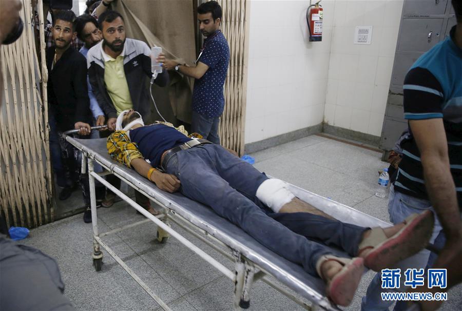 印控克什米尔发生车祸致11死8伤