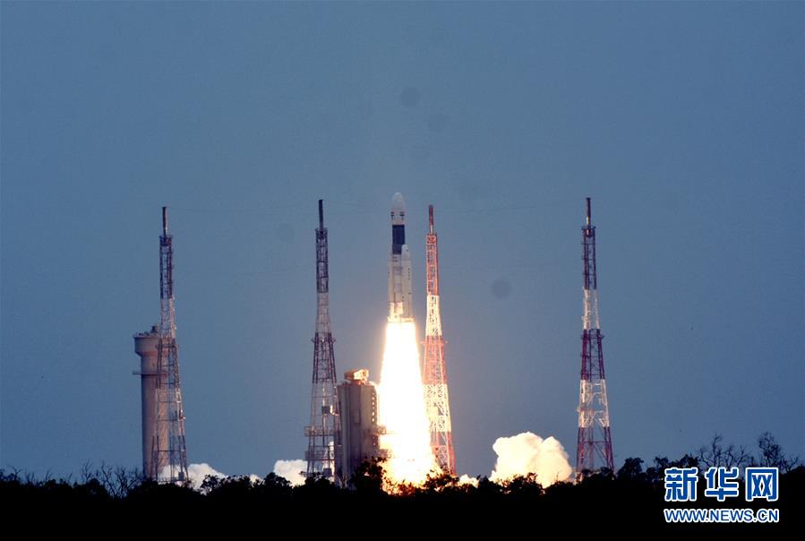印度成功发射“月船2号”月球探测器
