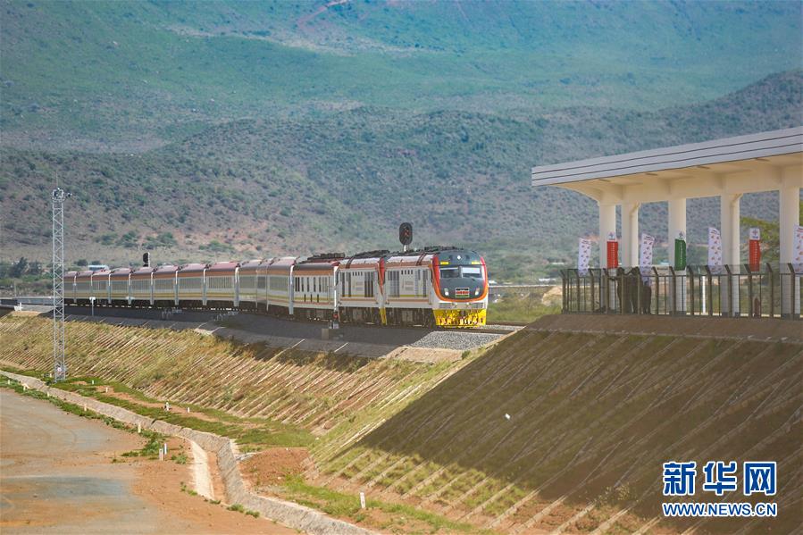 中企承建的肯尼亚内马铁路一期通车