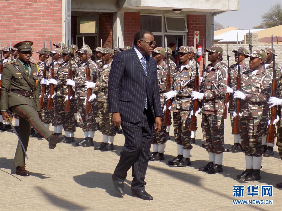 纳米比亚总统为中国援建的国防学院揭牌
