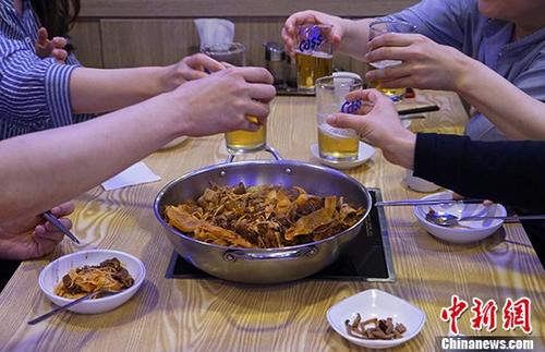 韩媒：“中国味道”麻辣烫成韩国今年人气餐饮