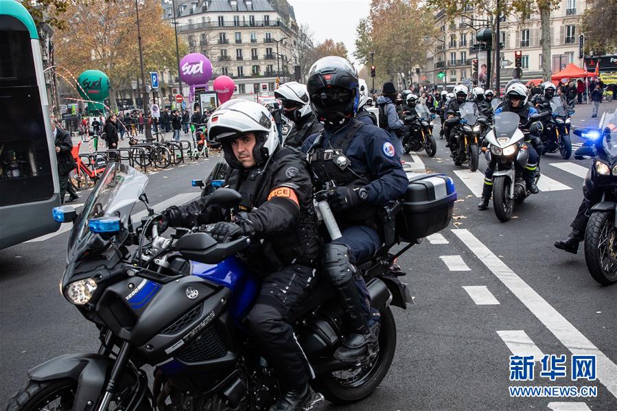 法国爆发全国大罢工 上百名暴力示威者被逮捕