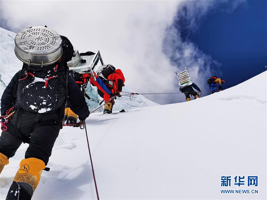 国际社会：中国携手全球抗疫 彰显大国担当