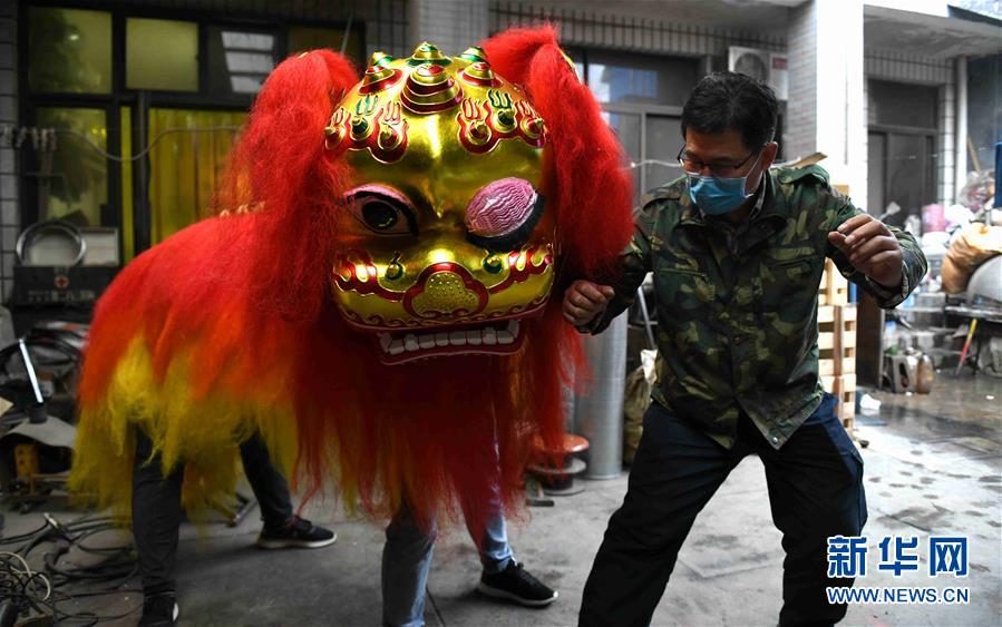 国际社会：中国携手全球抗疫 彰显大国担当