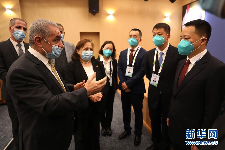 巴勒斯坦总理会见中国赴巴抗疫医疗专家组
