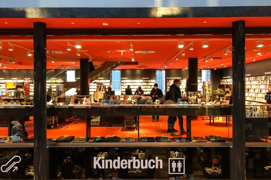 疫情封锁下的德国：餐馆可以歇，书店不能关