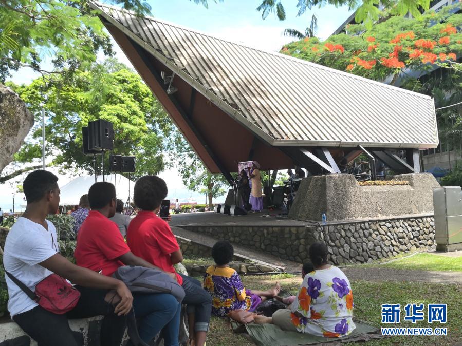 斐济民众欢庆“三八”国际妇女节