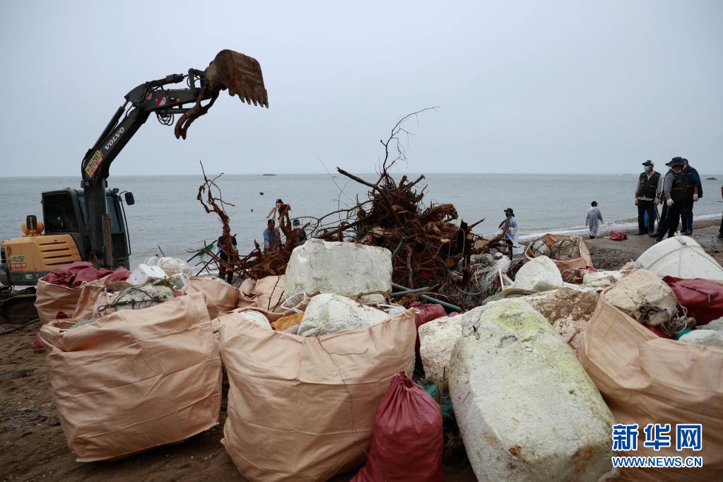 韩国：清理海洋垃圾在行动
