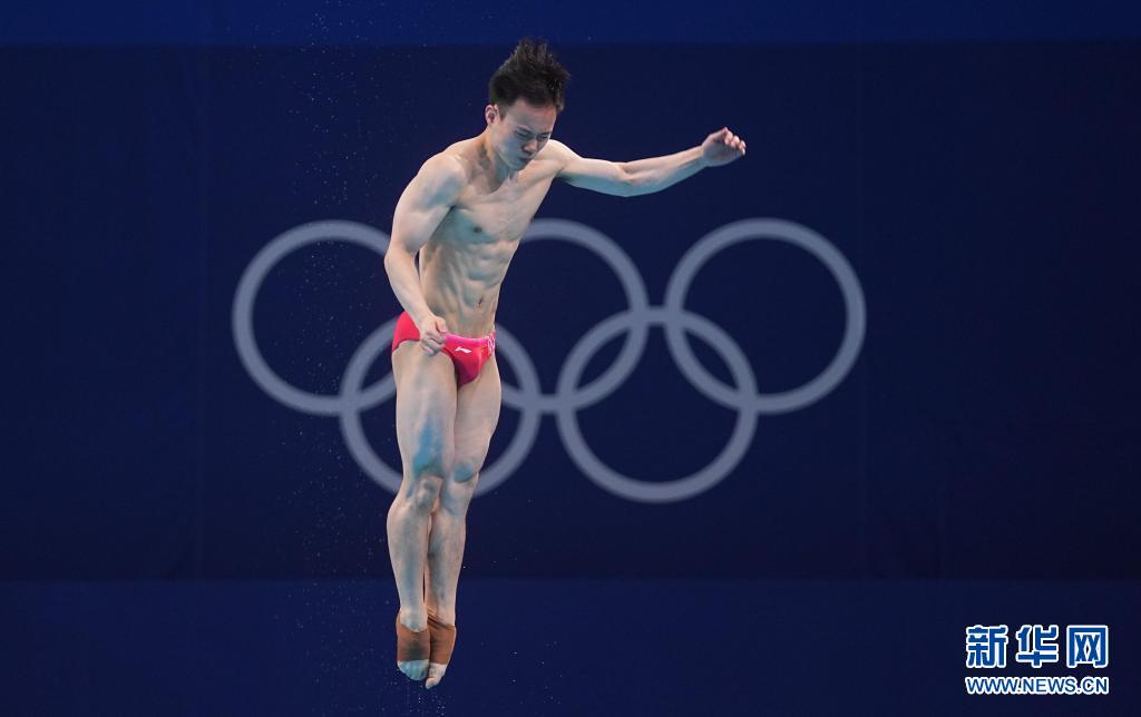 中国选手谢思埸和王宗源包揽东京奥运会男子跳水三米板冠亚军