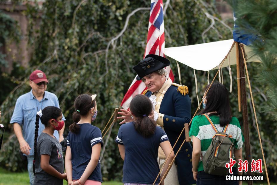 美国纽约举行历史战役重现活动 为儿童讲解历史