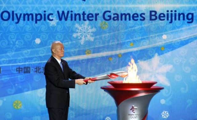 走近冬奥 | 高清大图来了！北京冬奥会火种抵达北京 欢迎仪式在奥林匹克塔举行
