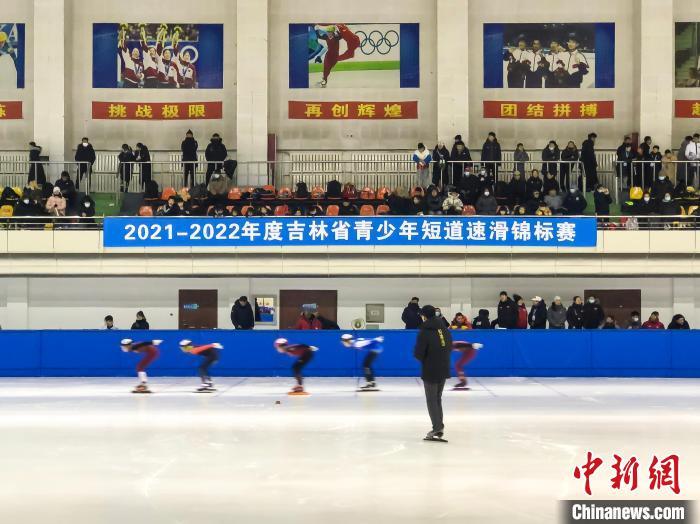 半岛·BOB官方网站特写:一颗冰雪的种子三个少年的故事