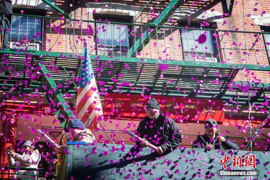 美国纽约唐人街举行新春大游行