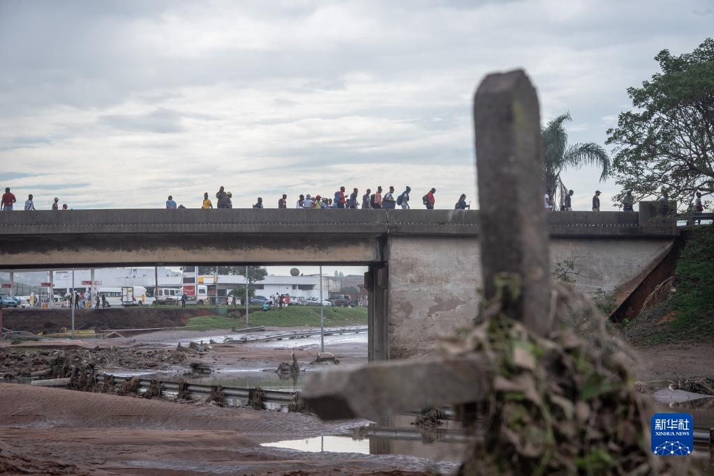 南非东部洪水死亡人数升至253人