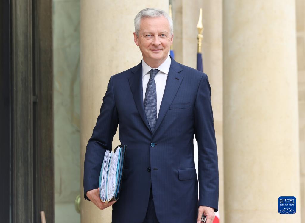 法国新内阁成员正式亮相