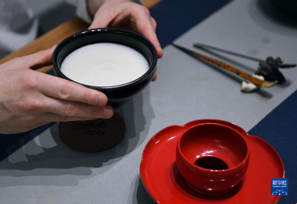 英国小哥“点茶”技艺传播中国茶文化