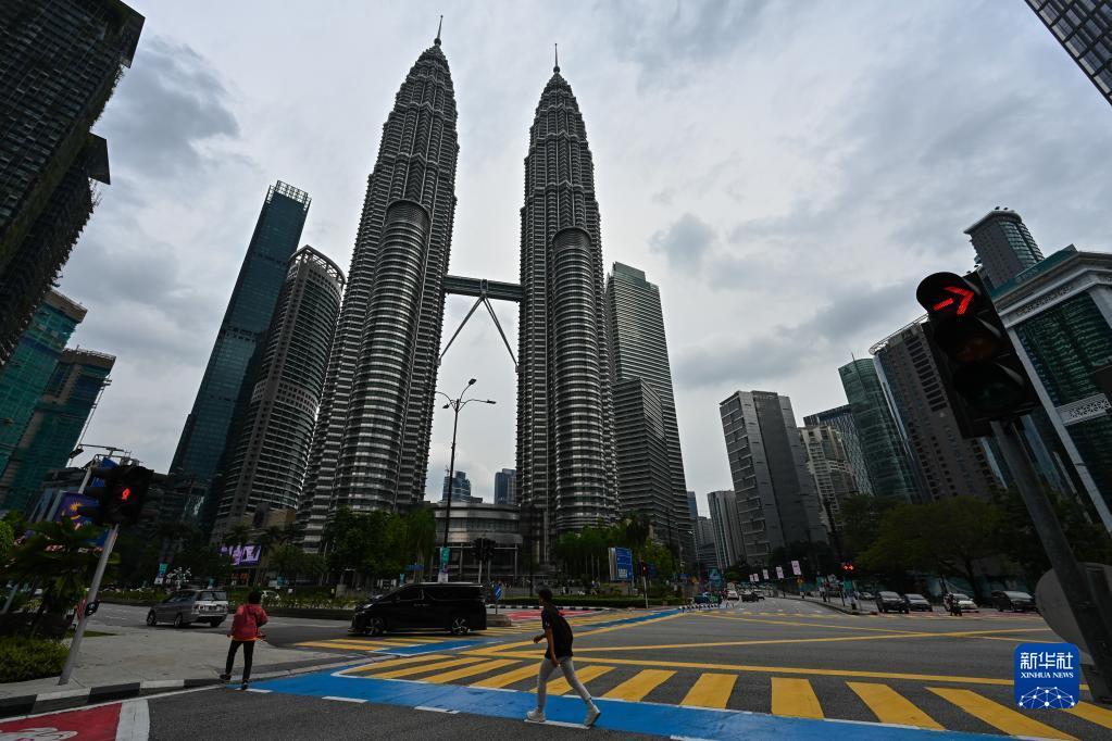 马来西亚总理说马最高元首批准解散国会
