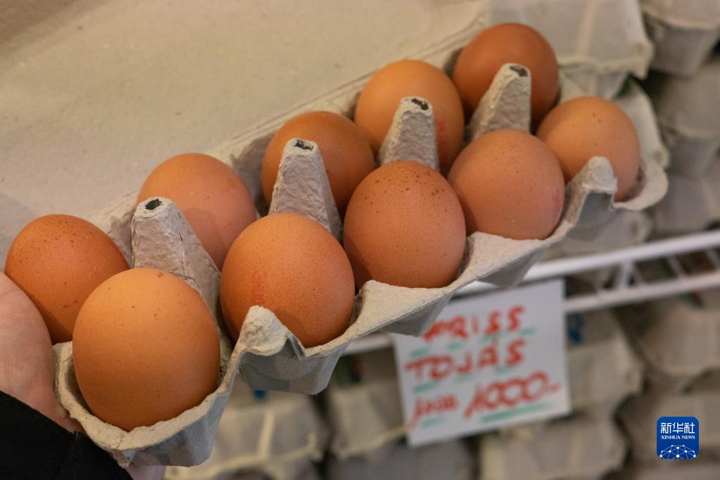 匈牙利将鸡蛋和土豆列入限价食品清单