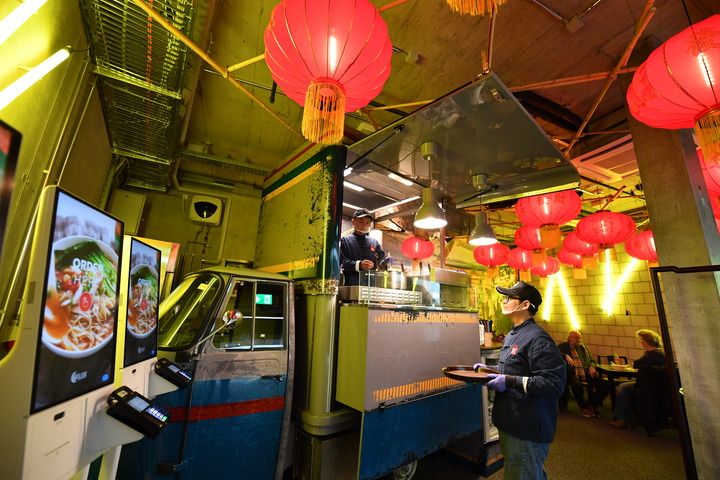 “春节热”点亮全球“中国红”