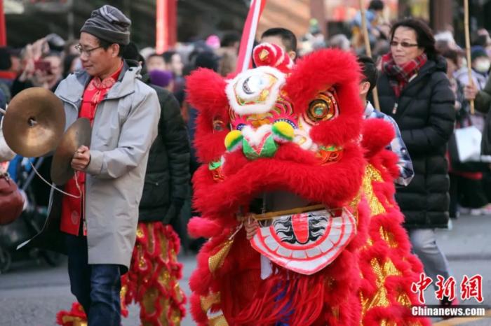 东西问·解码兔年丨李牧：海外华人如何欢度“中国年”？