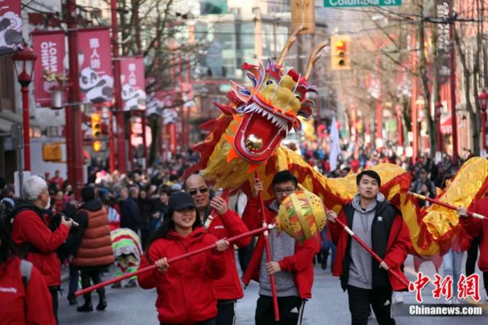 东西问·解码兔年丨李牧：海外华人如何欢度“中国年”？