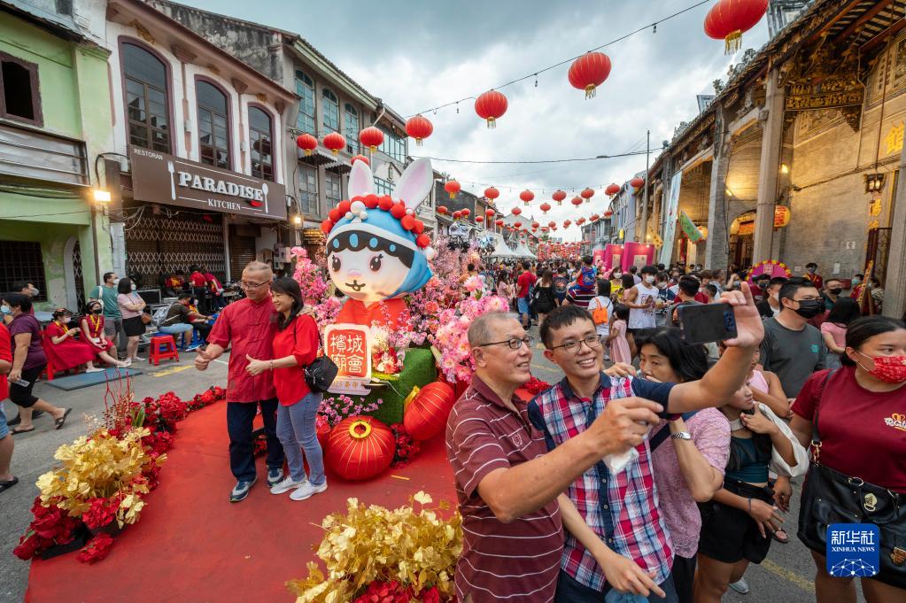 在马来西亚槟城庙会感受中华文化的海外传承