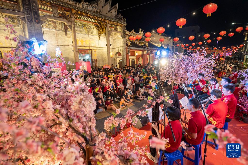 在马来西亚槟城庙会感受中华文化的海外传承