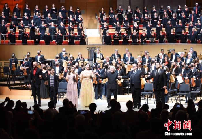 美国太平洋交响乐团举行新年音乐会庆祝春节