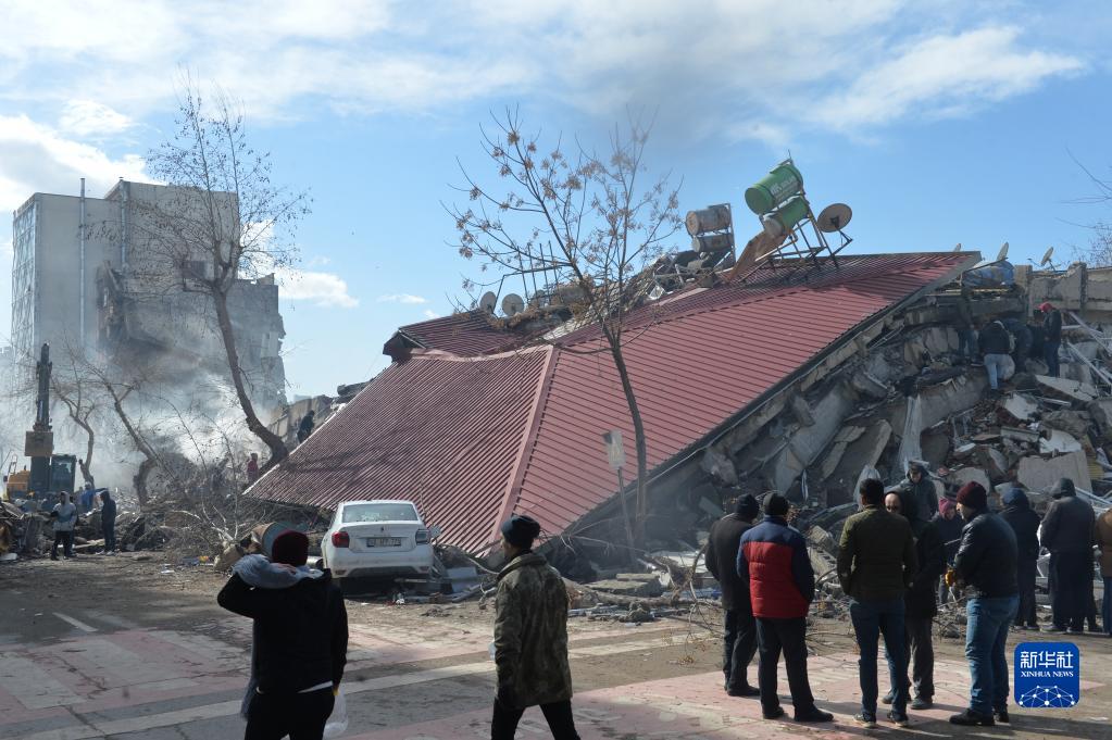 土耳其强震已致该国3549人死亡