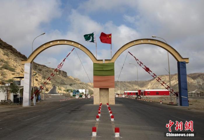 巴基斯坦学者：我是中国发展道路的追随者丨两会·世界观