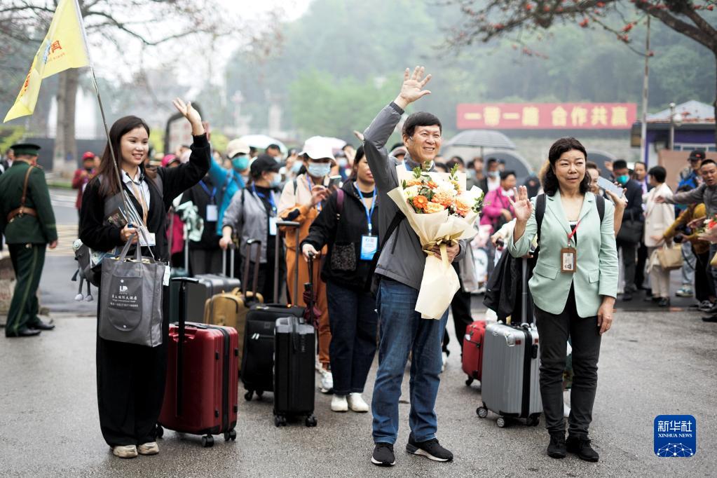 越南举行仪式热烈欢迎中国游客