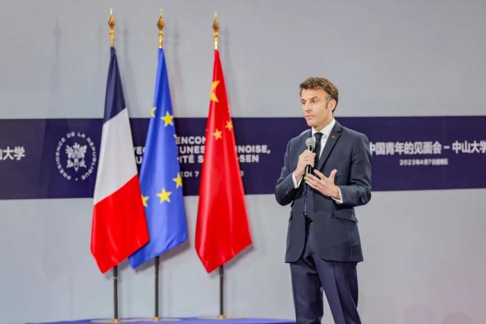 马克龙中英法三语分享访华行程 赞“法中友谊万岁!”