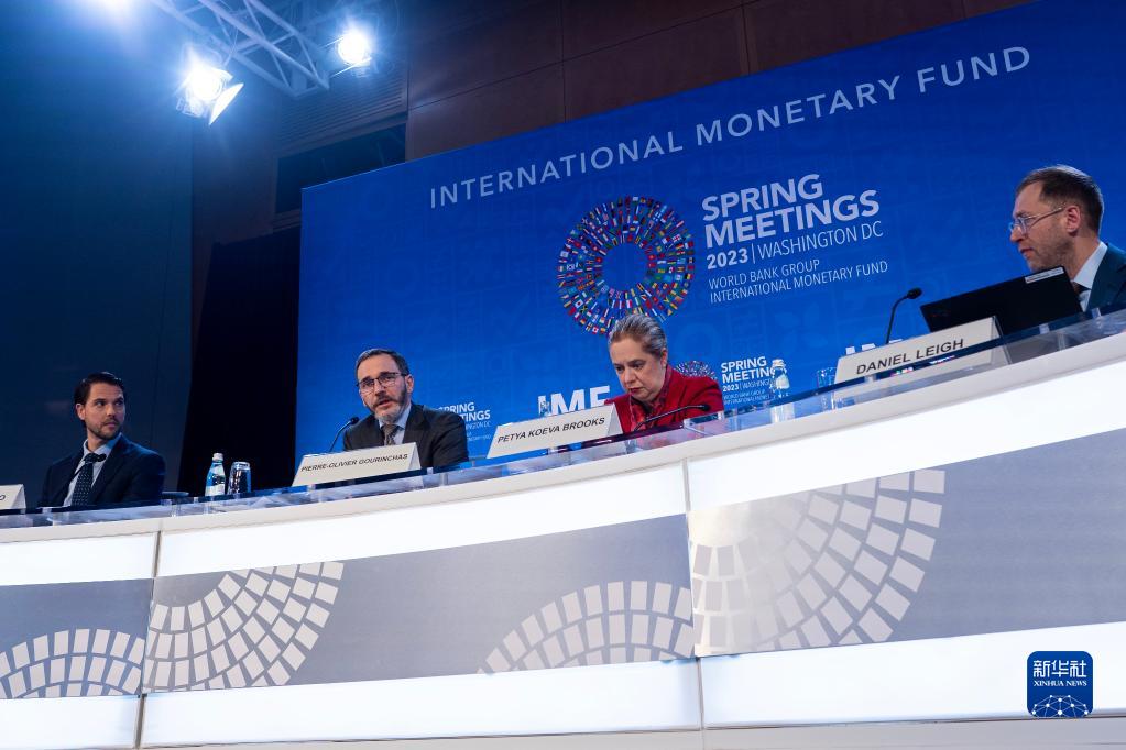 IMF预计今年中国经济增长5.2%