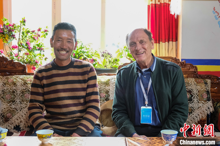 多国驻华大使及外籍人士西藏林芝行:体验当地民俗风情