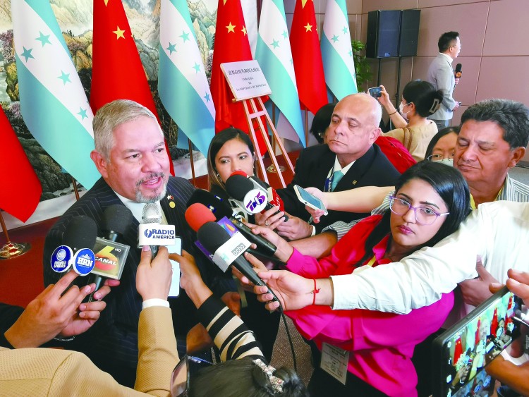 洪都拉斯驻华使馆开馆，洪外长：建交77天，两国关系就像“茁壮大树”