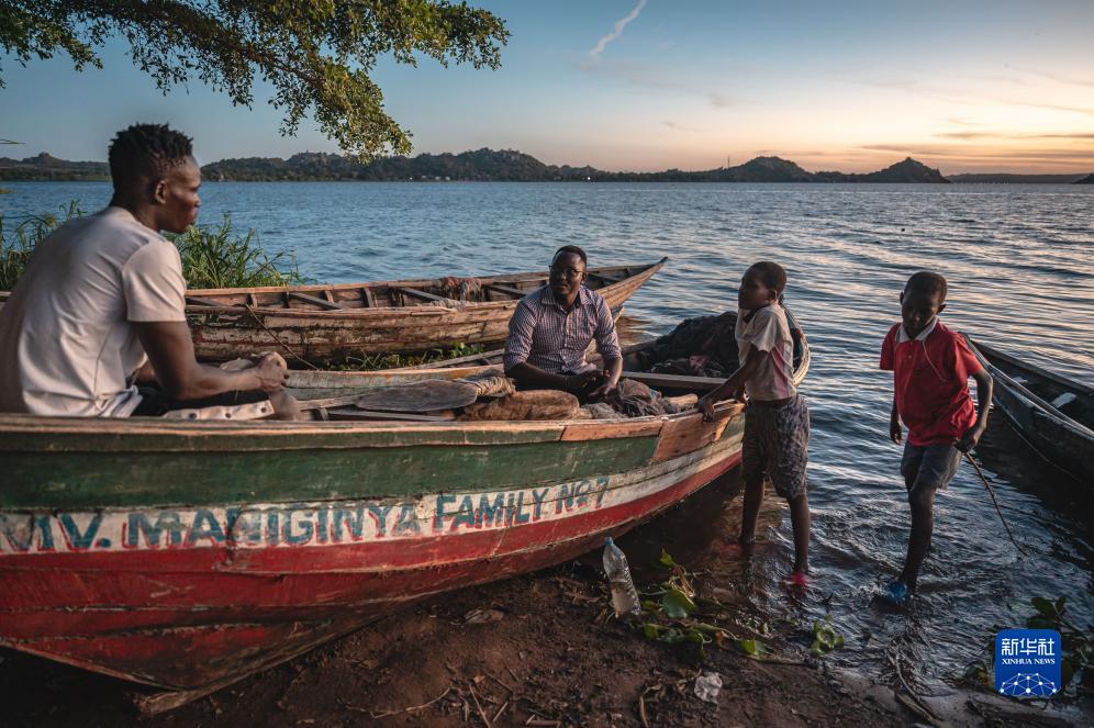“一带一路”故事绘丨坦桑尼亚姆万扎的引水人