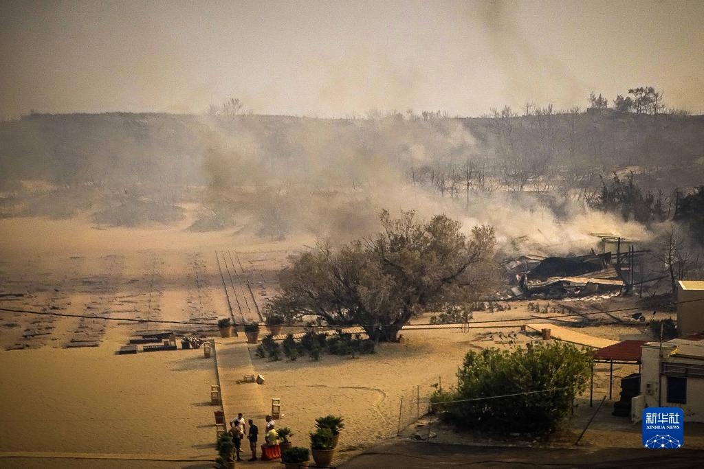 希腊罗德岛野火导致1.9万人撤离